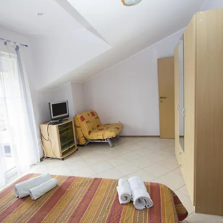 Rajci Appartement *